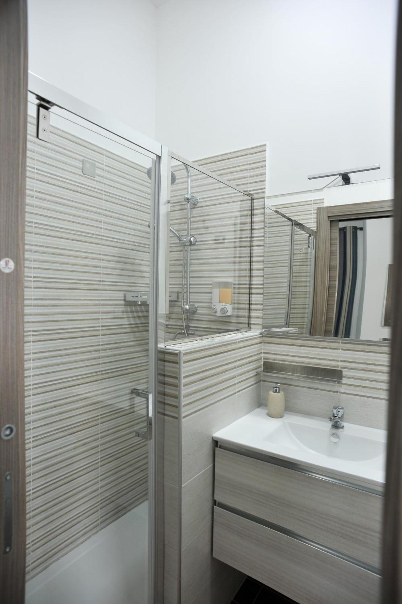 In Center Apartaments Σαλέρνο Εξωτερικό φωτογραφία